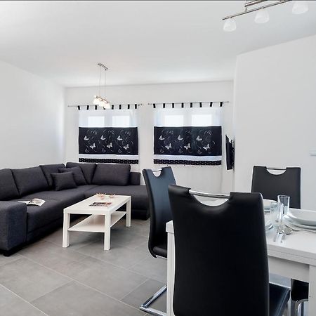 Sunny Biokovo Apartments Baska Voda Ngoại thất bức ảnh