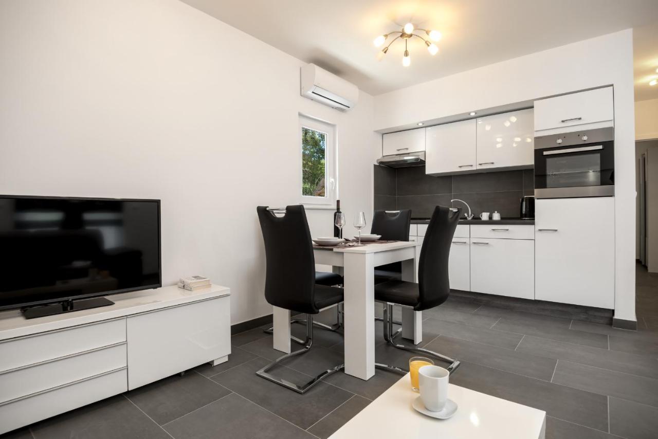 Sunny Biokovo Apartments Baska Voda Ngoại thất bức ảnh